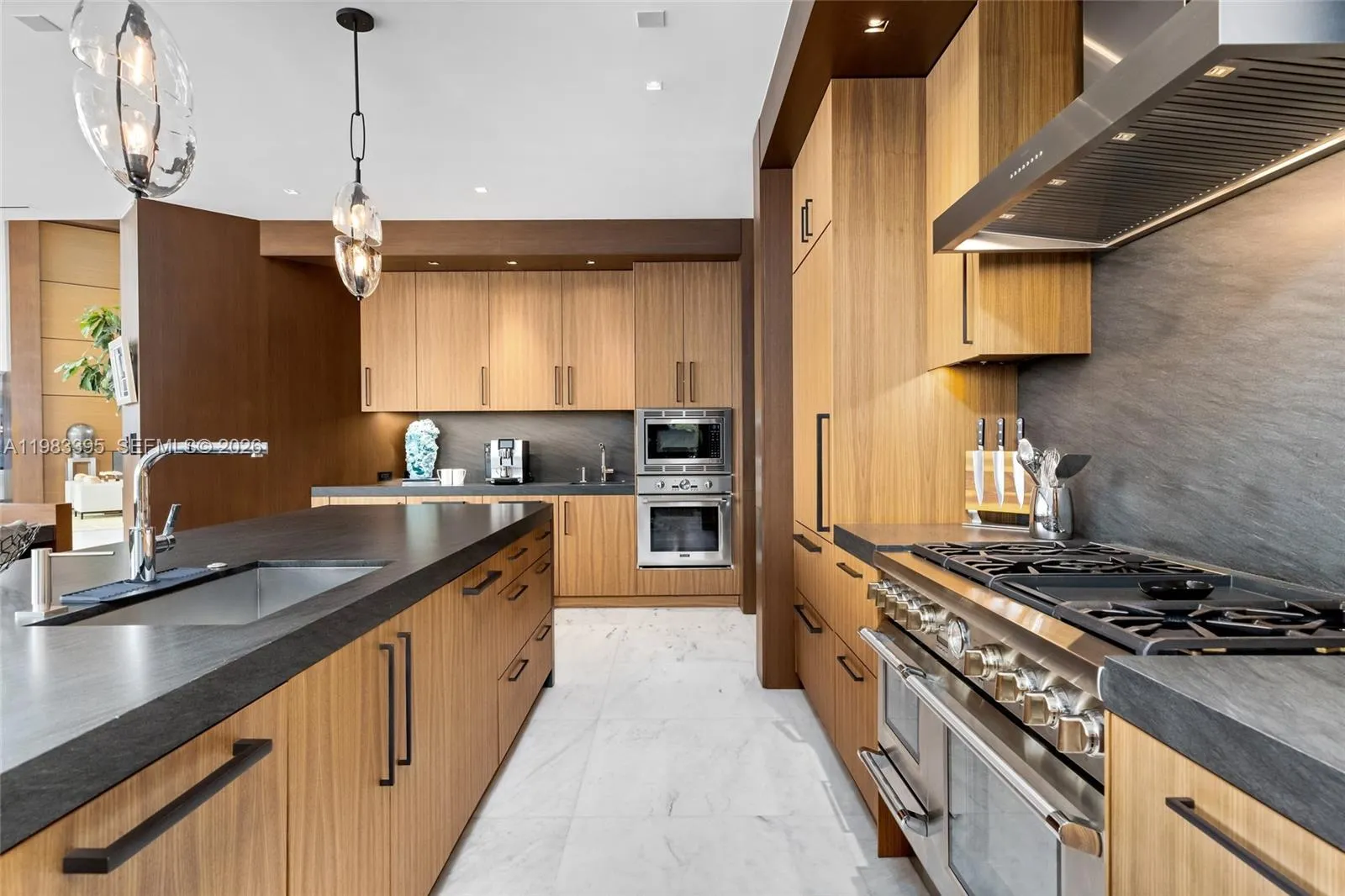 84 Isla Bahia Dr, Fort Lauderdale, Florida 33316, Fort Lauderdale, Florida 33316, 6 Bedrooms Bedrooms, ,8 BathroomsBathrooms,Residential,For Sale,84 Isla Bahia Dr, Fort Lauderdale, Florida 33316,A11983395