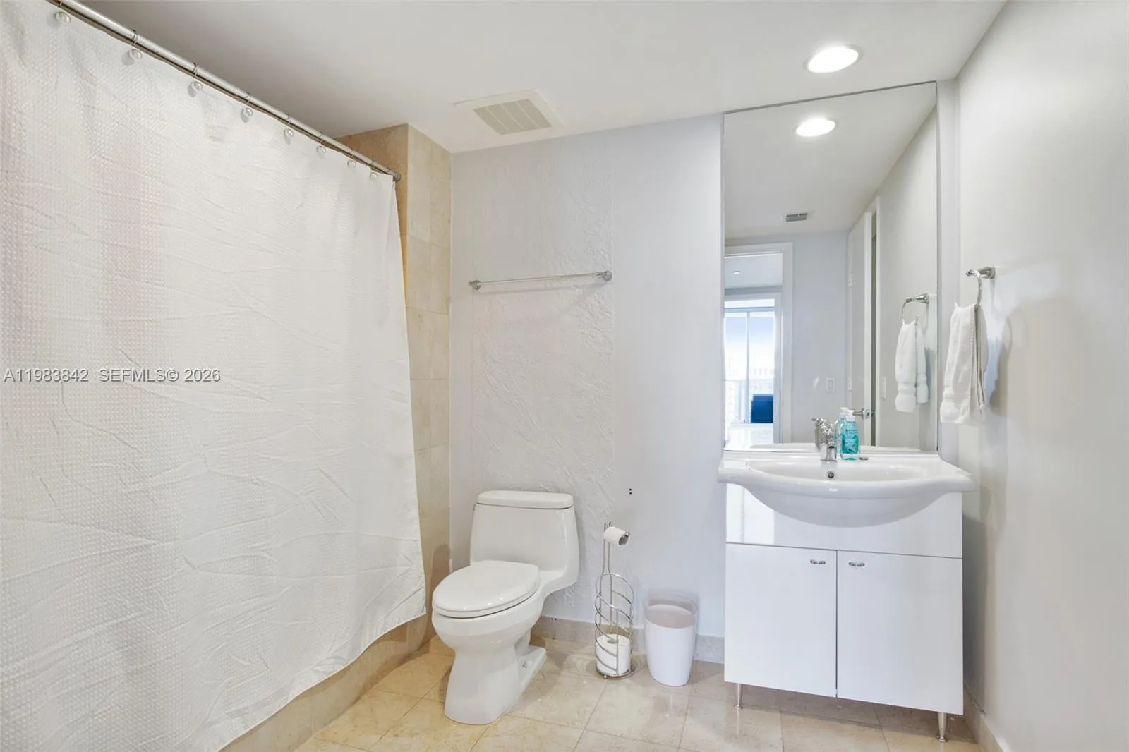 1800 S Ocean Dr 909, Hallandale Beach, Florida 330, Hallandale Beach, Florida 33009, 2 Bedrooms Bedrooms, ,1 BathroomBathrooms,Residential Lease,For Rent,1800 S Ocean Dr 909, Hallandale Beach, Florida 330,A11983842