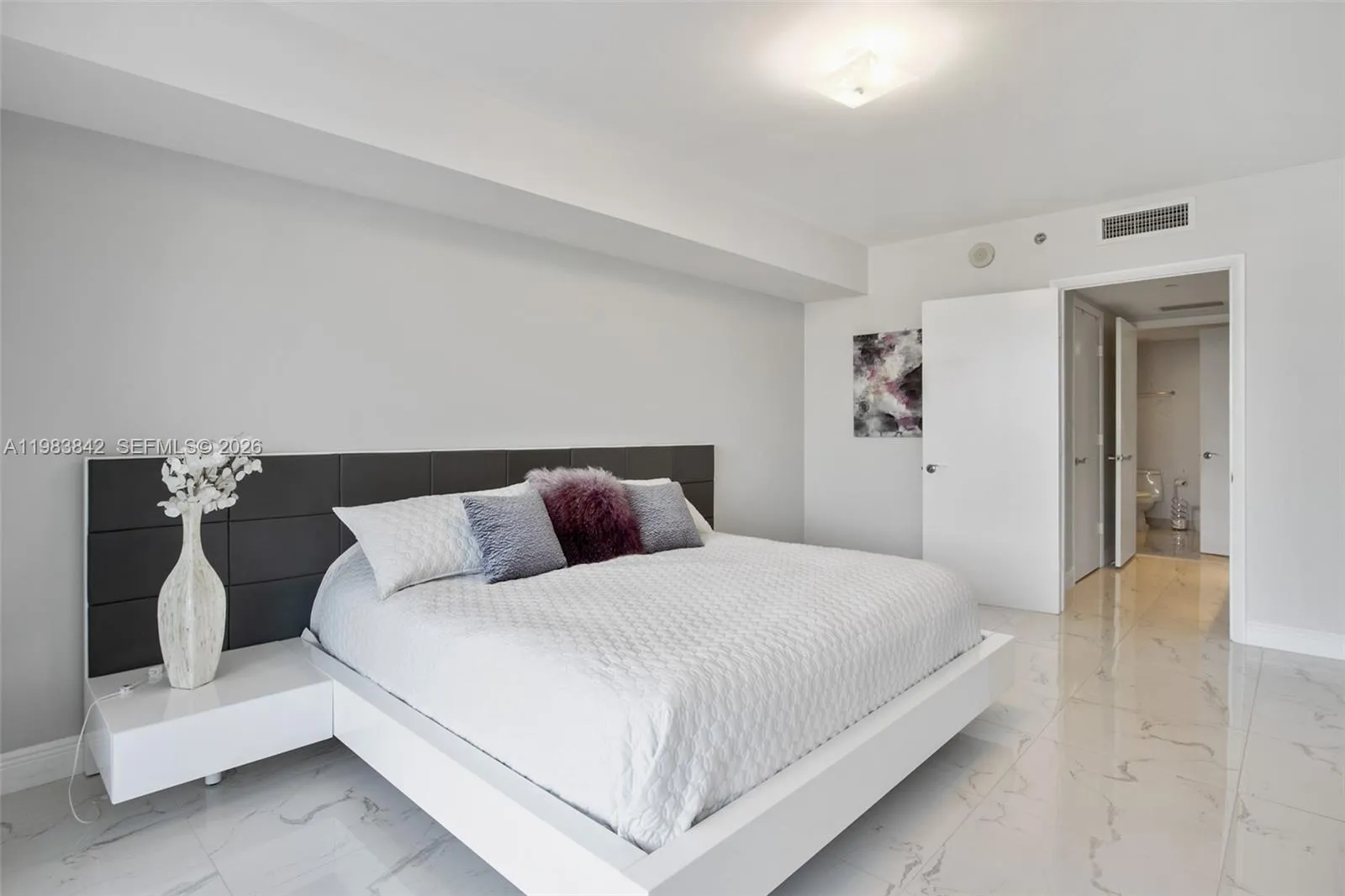 1800 S Ocean Dr 909, Hallandale Beach, Florida 330, Hallandale Beach, Florida 33009, 2 Bedrooms Bedrooms, ,1 BathroomBathrooms,Residential Lease,For Rent,1800 S Ocean Dr 909, Hallandale Beach, Florida 330,A11983842