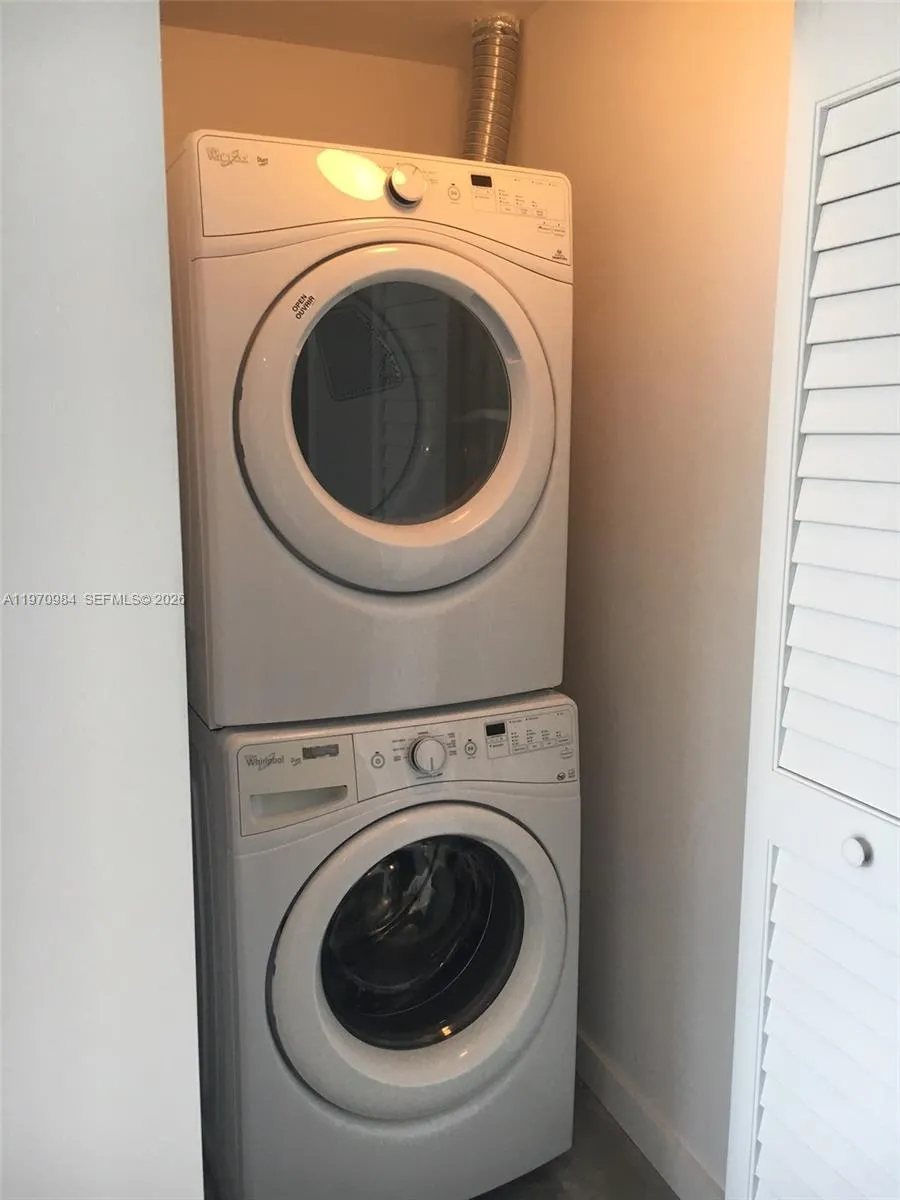 151 Se 1st St 1109, Miami, Florida 33131, Miami, Florida 33131, 1 Bedroom Bedrooms, ,1 BathroomBathrooms,Residential Lease,For Rent,151 Se 1st St 1109, Miami, Florida 33131,A11970984