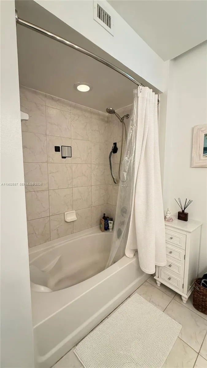 3180 Sw 22nd Ter 207, Miami, Florida 33145, Miami, Florida 33145, 1 Bedroom Bedrooms, ,1 BathroomBathrooms,Residential Lease,For Rent,3180 Sw 22nd Ter 207, Miami, Florida 33145,A11982587