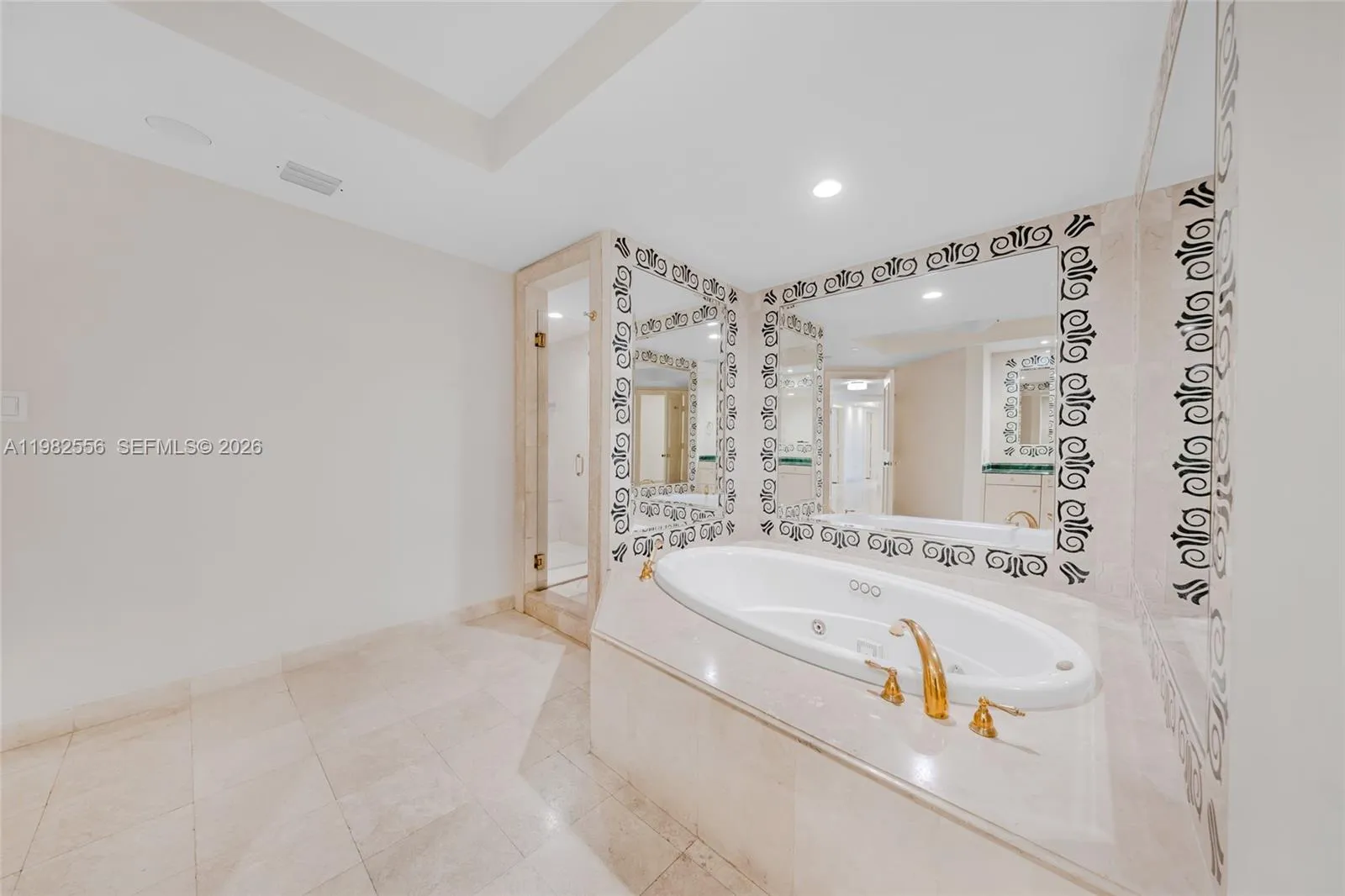 430 Grand Bay Dr 902, Key Biscayne, Florida 33149, Key Biscayne, Florida 33149, 3 Bedrooms Bedrooms, ,5 BathroomsBathrooms,Residential,For Sale,430 Grand Bay Dr 902, Key Biscayne, Florida 33149,A11982556