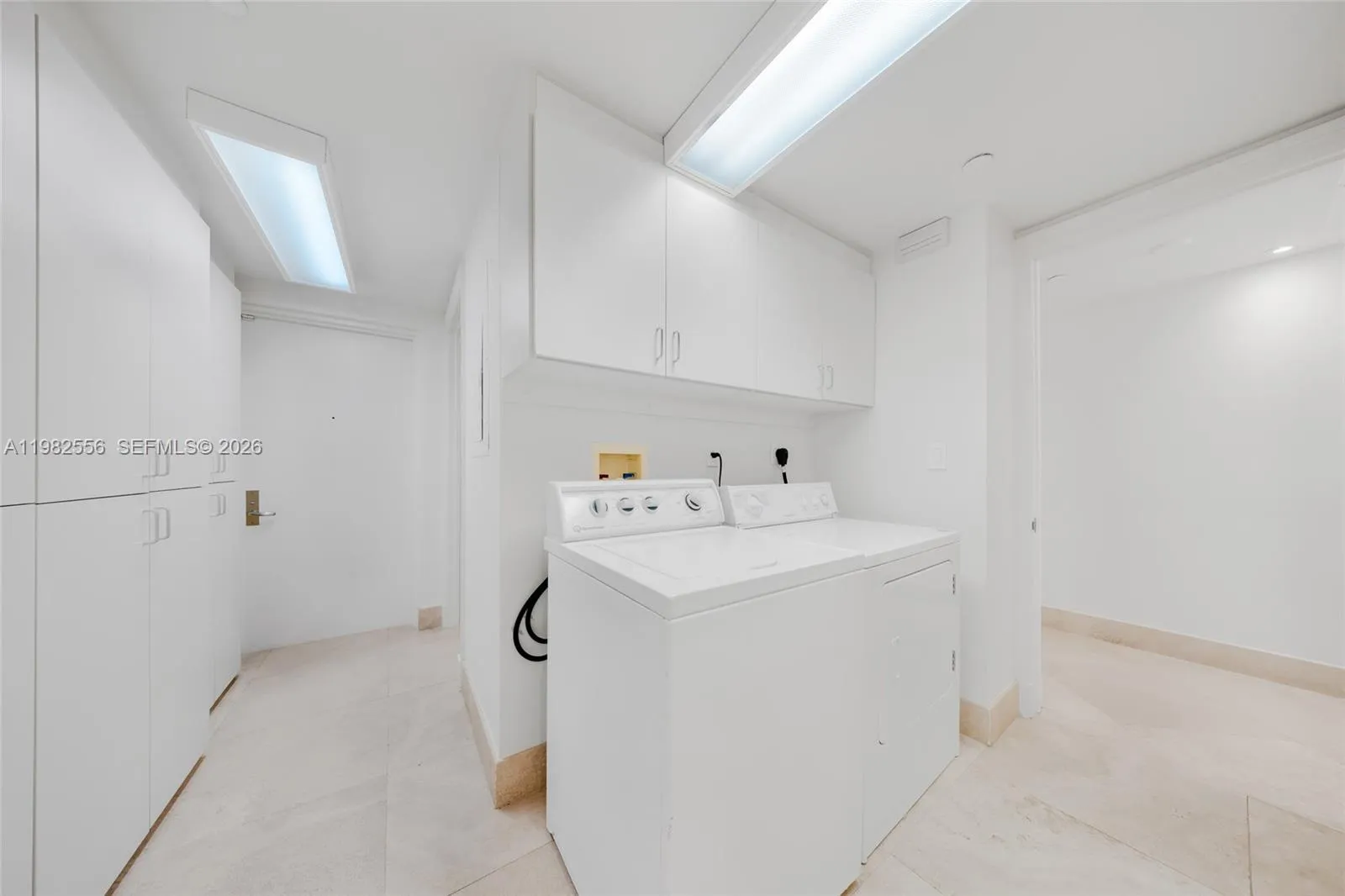 430 Grand Bay Dr 902, Key Biscayne, Florida 33149, Key Biscayne, Florida 33149, 3 Bedrooms Bedrooms, ,5 BathroomsBathrooms,Residential,For Sale,430 Grand Bay Dr 902, Key Biscayne, Florida 33149,A11982556