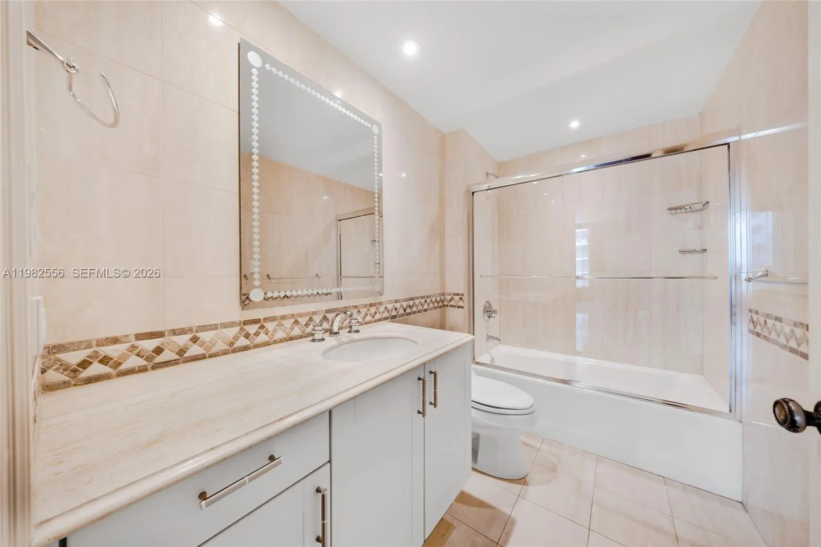 430 Grand Bay Dr 902, Key Biscayne, Florida 33149, Key Biscayne, Florida 33149, 3 Bedrooms Bedrooms, ,5 BathroomsBathrooms,Residential,For Sale,430 Grand Bay Dr 902, Key Biscayne, Florida 33149,A11982556