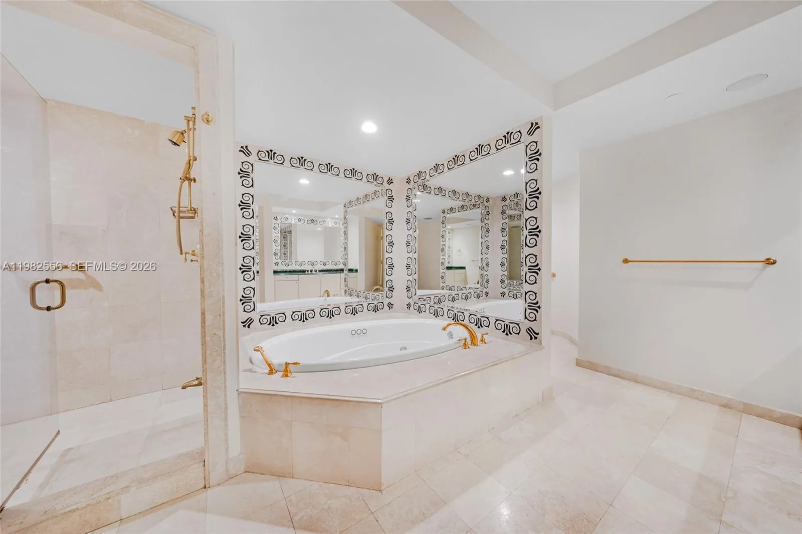 430 Grand Bay Dr 902, Key Biscayne, Florida 33149, Key Biscayne, Florida 33149, 3 Bedrooms Bedrooms, ,5 BathroomsBathrooms,Residential,For Sale,430 Grand Bay Dr 902, Key Biscayne, Florida 33149,A11982556