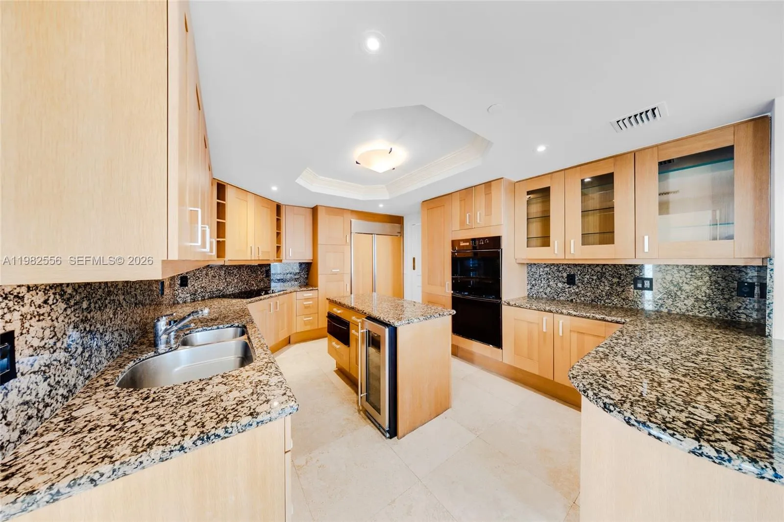 430 Grand Bay Dr 902, Key Biscayne, Florida 33149, Key Biscayne, Florida 33149, 3 Bedrooms Bedrooms, ,5 BathroomsBathrooms,Residential,For Sale,430 Grand Bay Dr 902, Key Biscayne, Florida 33149,A11982556