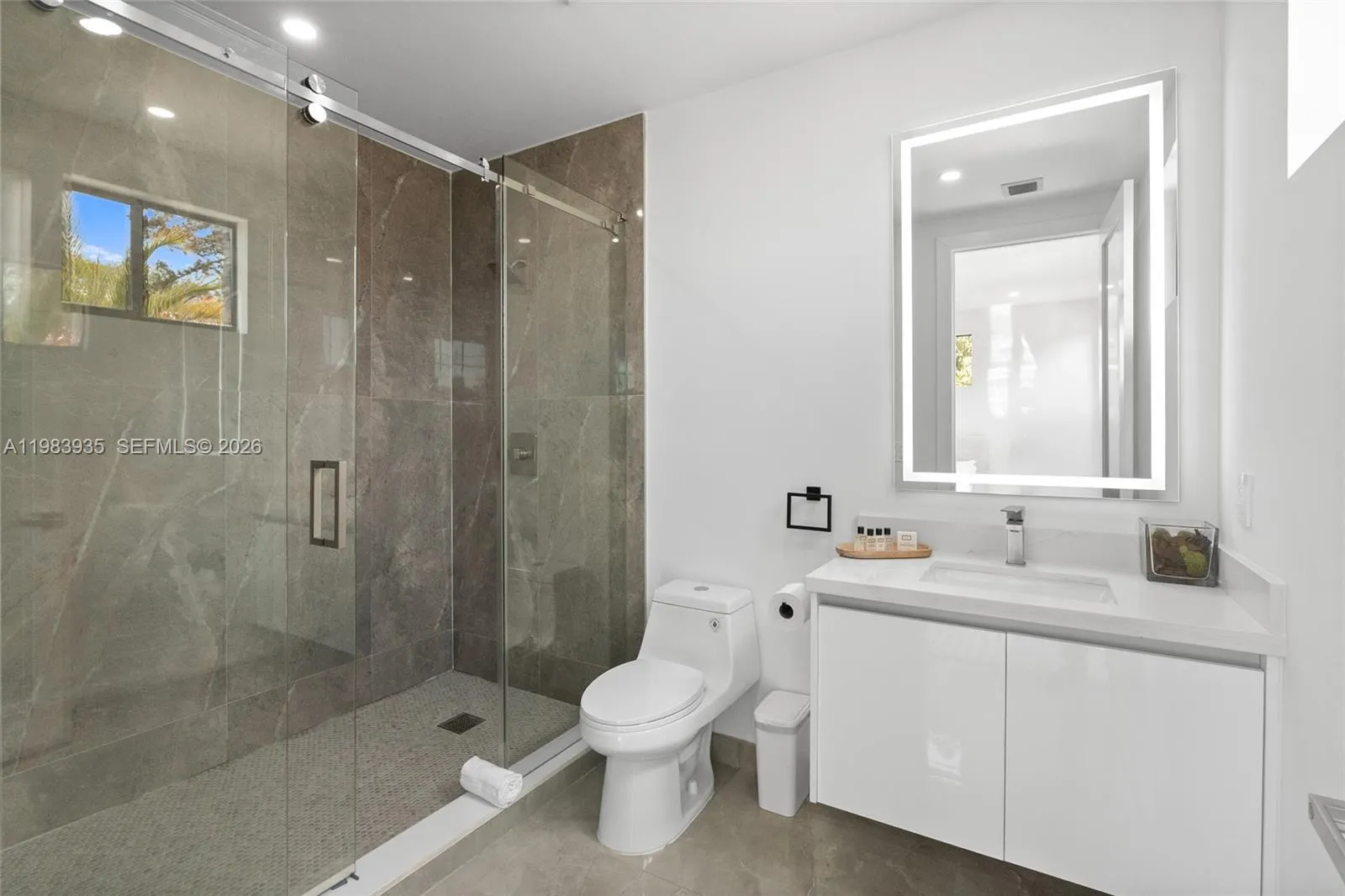 325 Sw 16th St B, Fort Lauderdale, Florida 33315, Fort Lauderdale, Florida 33315, 4 Bedrooms Bedrooms, ,4 BathroomsBathrooms,Residential,For Sale,325 Sw 16th St B, Fort Lauderdale, Florida 33315,A11983935