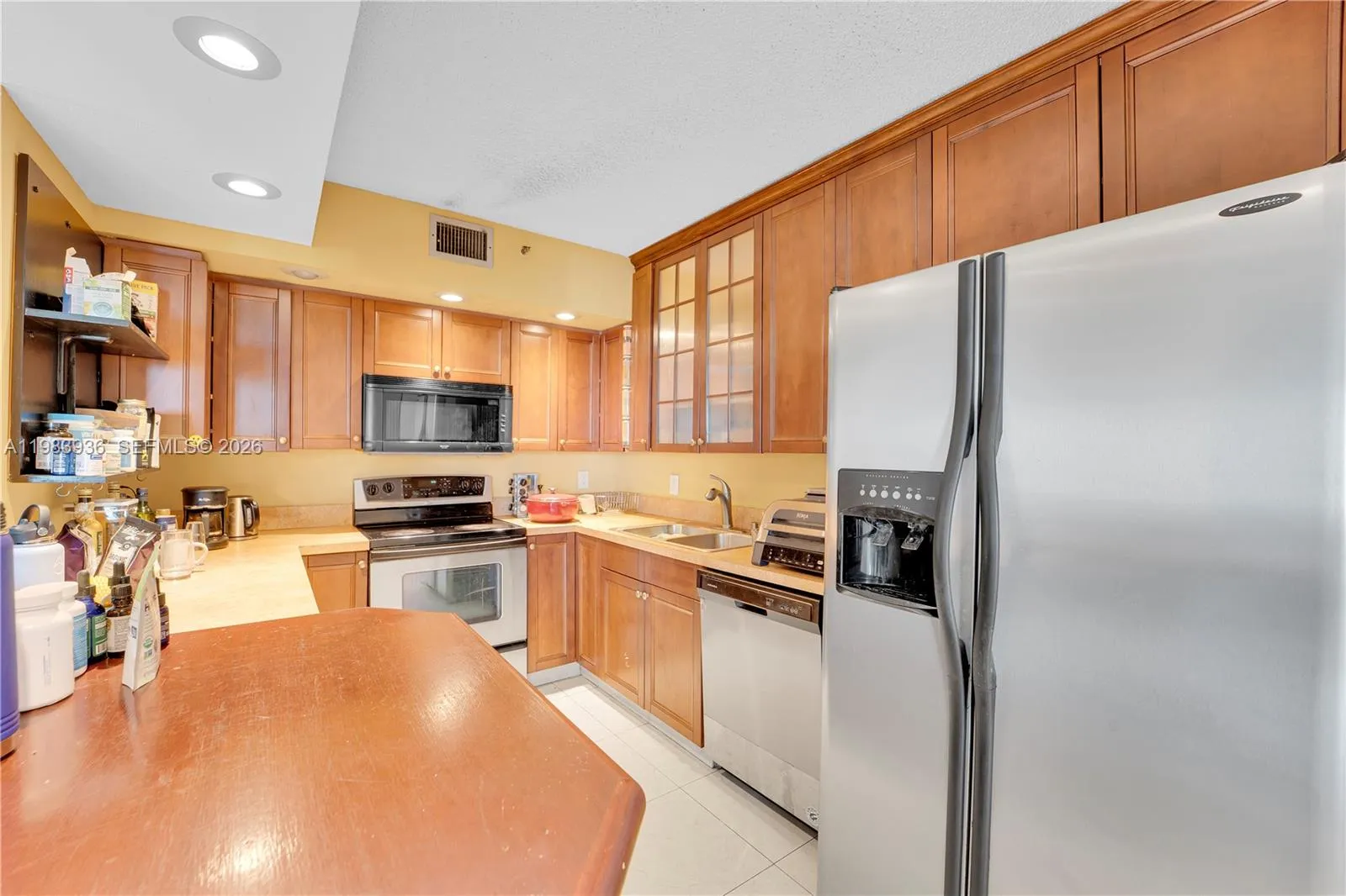 919 Hillcrest Dr 704, Hollywood, Florida 33021, Hollywood, Florida 33021, 2 Bedrooms Bedrooms, ,2 BathroomsBathrooms,Residential Lease,For Rent,919 Hillcrest Dr 704, Hollywood, Florida 33021,A11983936