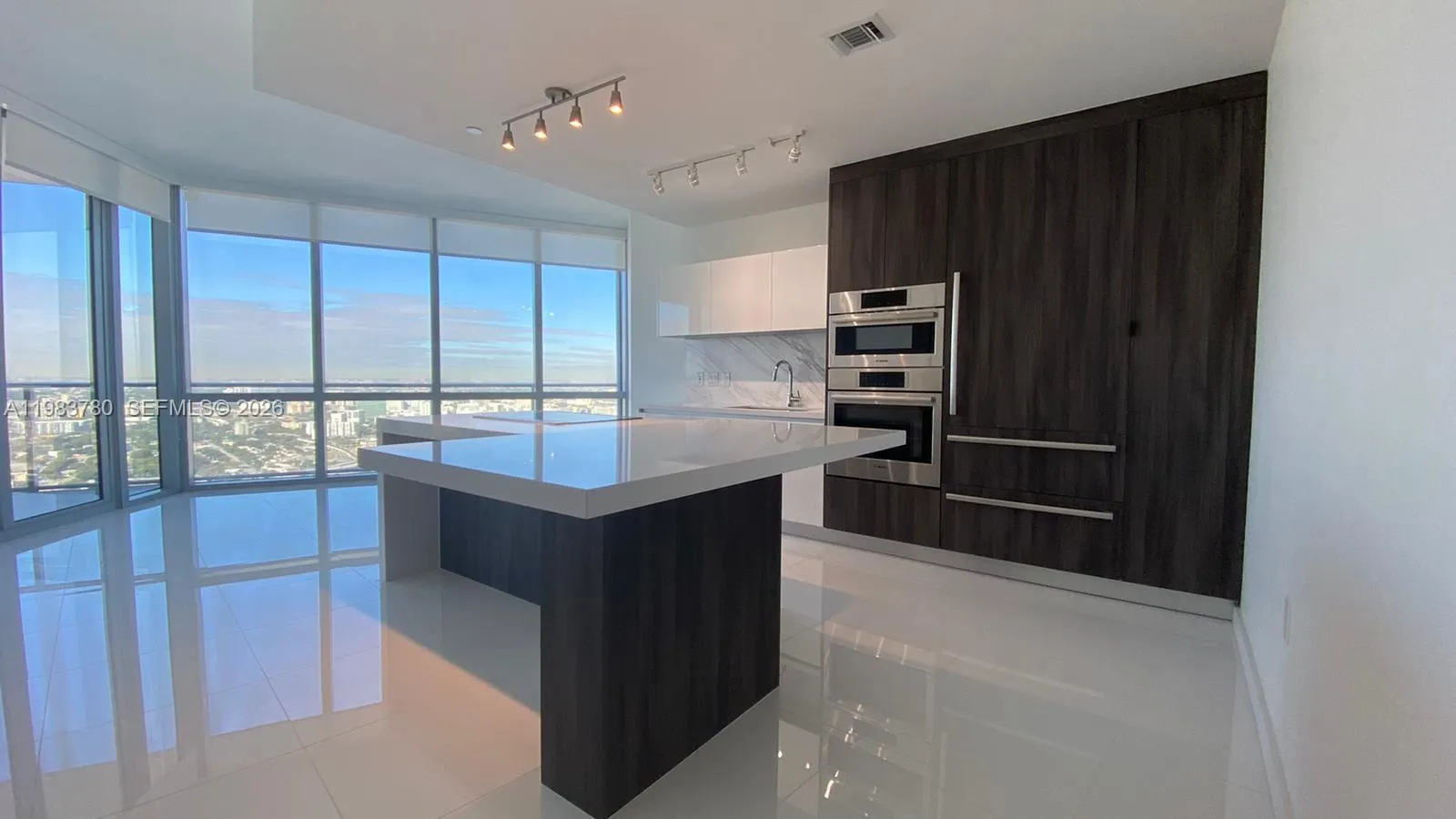 851 Ne 1st Ave 2504, Miami, Florida 33132, Miami, Florida 33132, 1 Bedroom Bedrooms, ,2 BathroomsBathrooms,Residential Lease,For Rent,851 Ne 1st Ave 2504, Miami, Florida 33132,A11983780