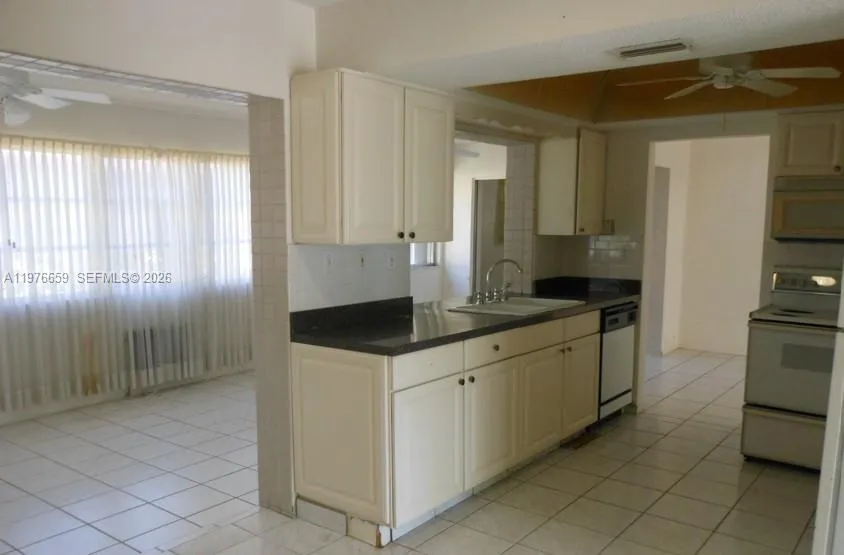 4955 Nw 55th St, Tamarac, Florida 33319, Tamarac, Florida 33319, 2 Bedrooms Bedrooms, ,2 BathroomsBathrooms,Residential,For Sale,4955 Nw 55th St, Tamarac, Florida 33319,A11976659