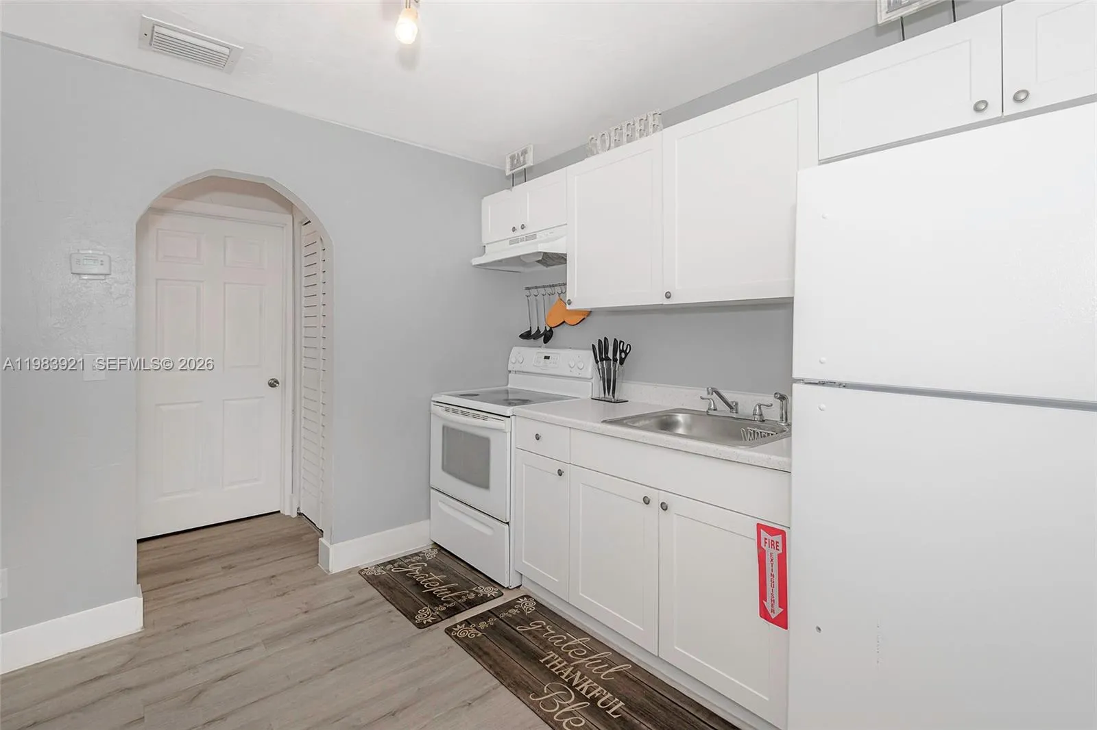 201 Columbus Pkwy, Hollywood, Florida 33021, Hollywood, Florida 33021, ,Residential Income,For Sale,201 Columbus Pkwy, Hollywood, Florida 33021,A11983921