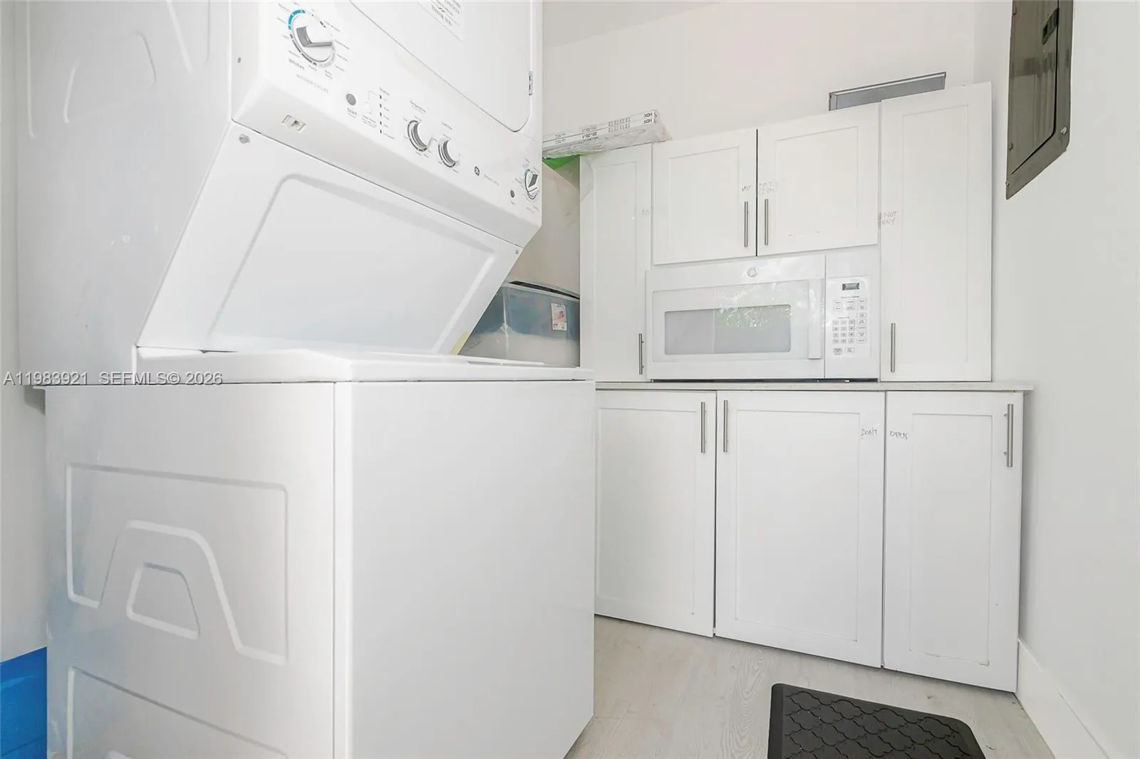 201 Columbus Pkwy, Hollywood, Florida 33021, Hollywood, Florida 33021, ,Residential Income,For Sale,201 Columbus Pkwy, Hollywood, Florida 33021,A11983921