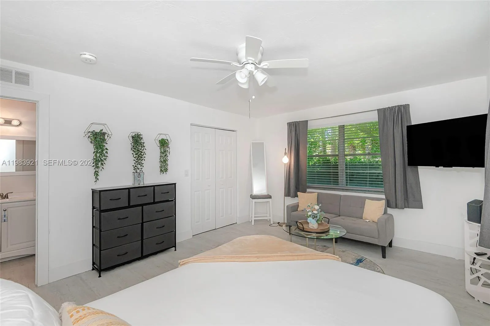 201 Columbus Pkwy, Hollywood, Florida 33021, Hollywood, Florida 33021, ,Residential Income,For Sale,201 Columbus Pkwy, Hollywood, Florida 33021,A11983921