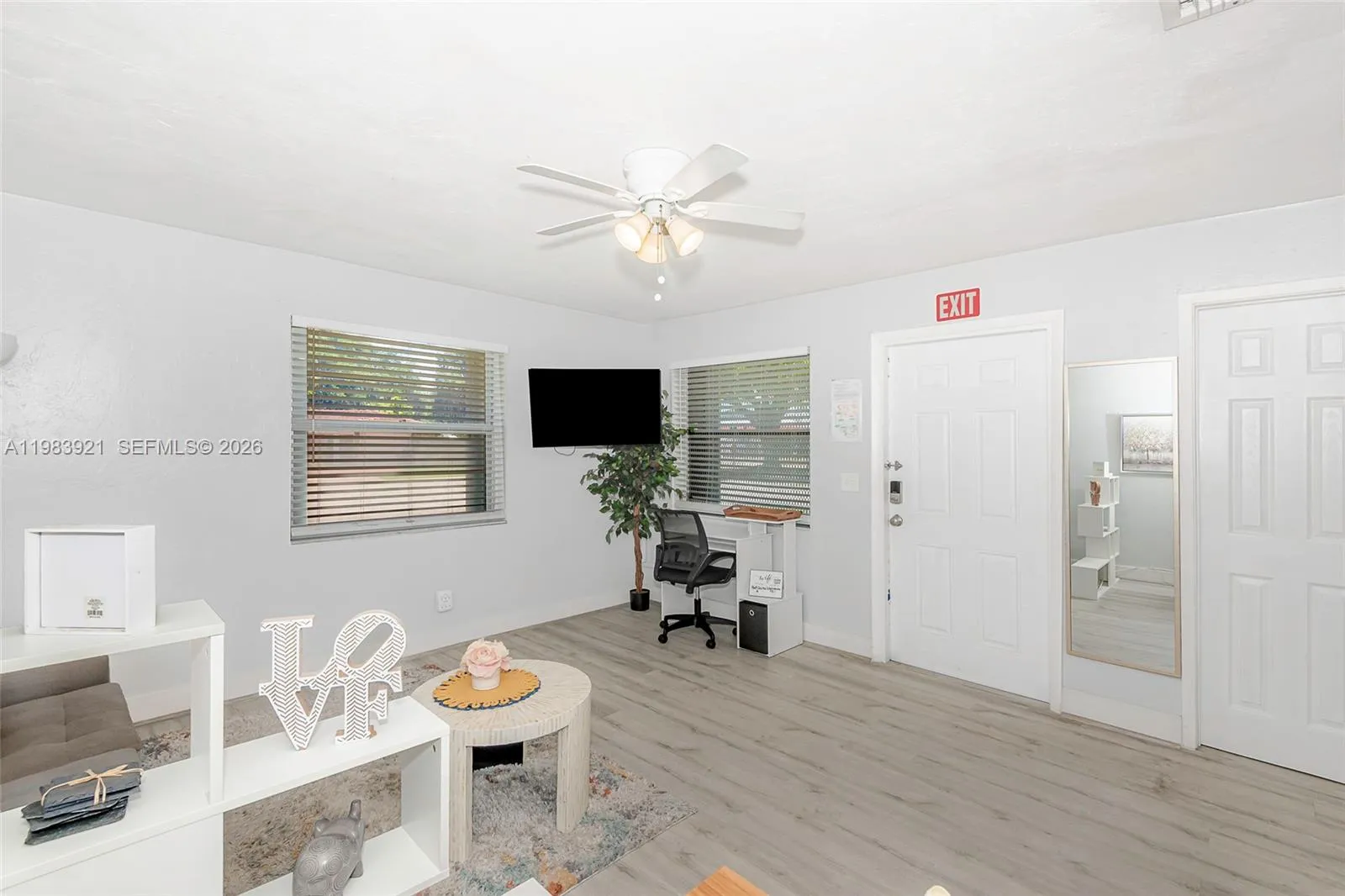 201 Columbus Pkwy, Hollywood, Florida 33021, Hollywood, Florida 33021, ,Residential Income,For Sale,201 Columbus Pkwy, Hollywood, Florida 33021,A11983921