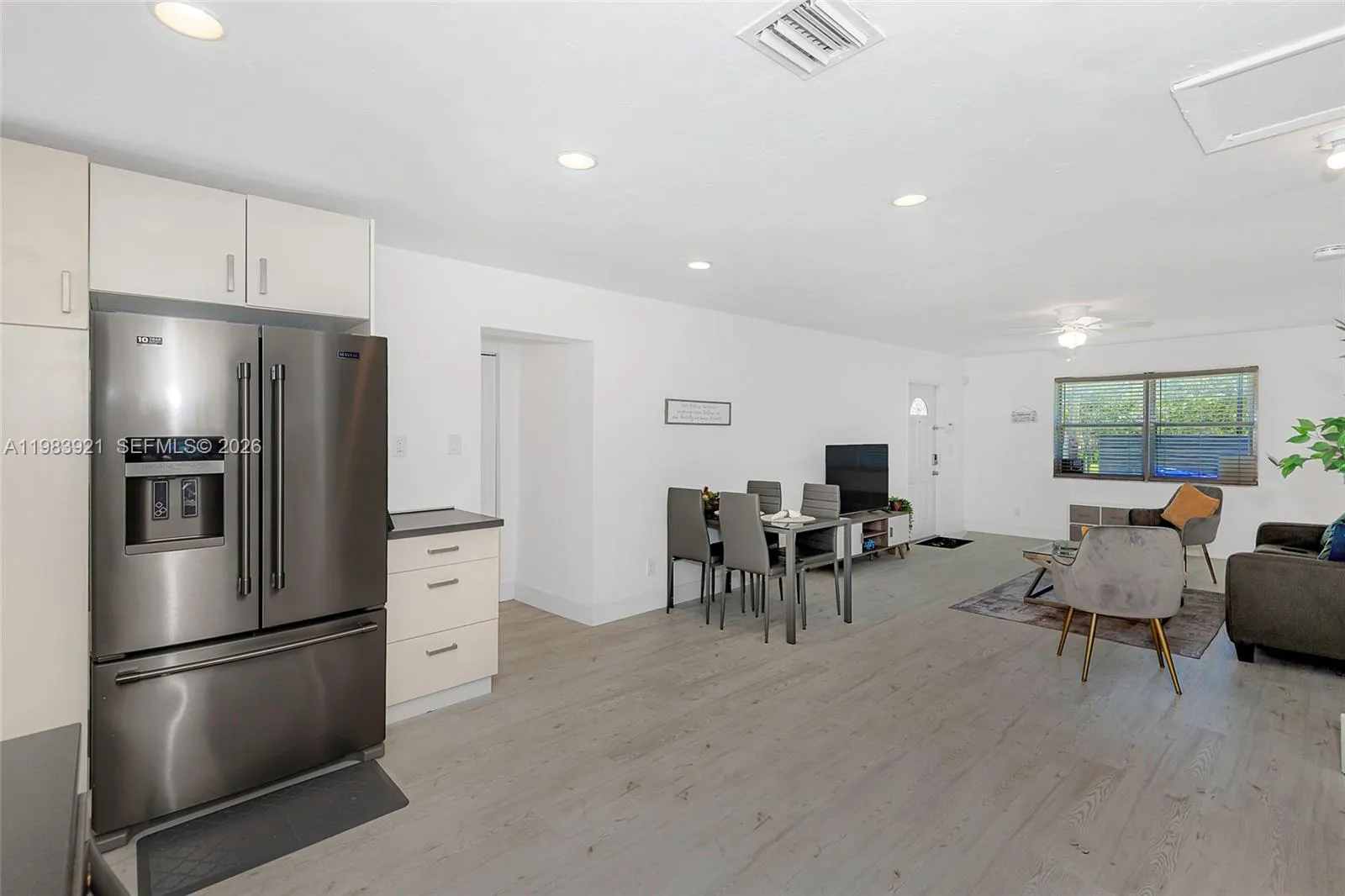 201 Columbus Pkwy, Hollywood, Florida 33021, Hollywood, Florida 33021, ,Residential Income,For Sale,201 Columbus Pkwy, Hollywood, Florida 33021,A11983921