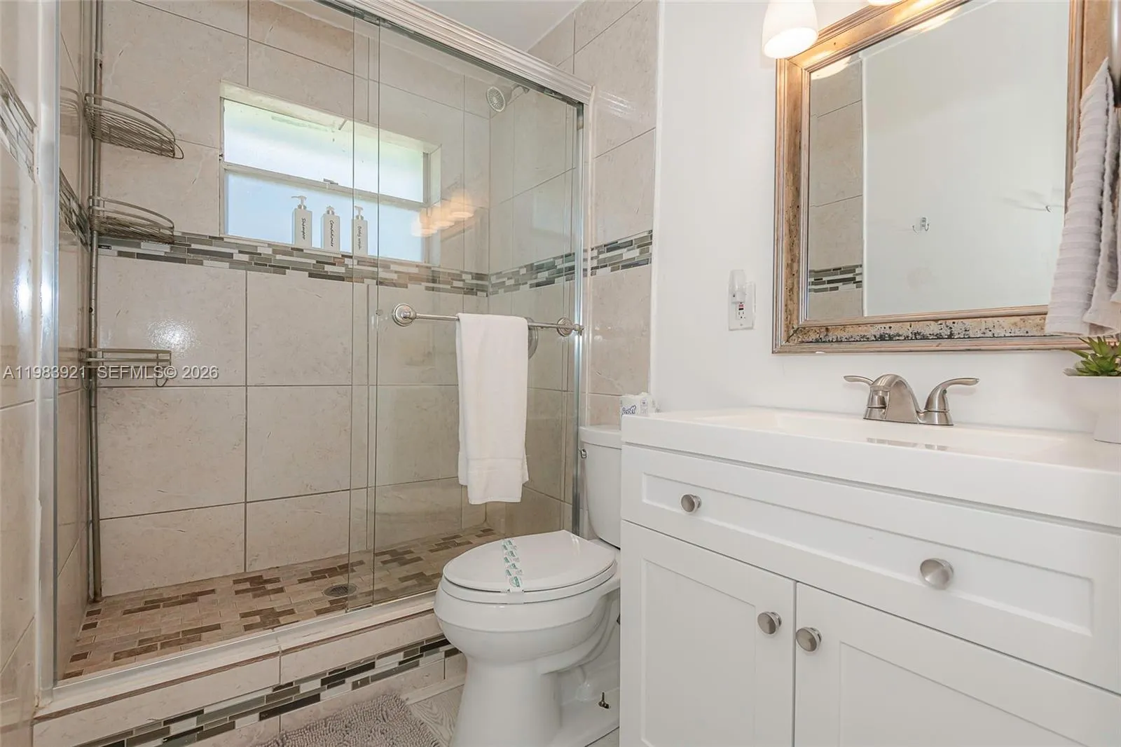 201 Columbus Pkwy, Hollywood, Florida 33021, Hollywood, Florida 33021, ,Residential Income,For Sale,201 Columbus Pkwy, Hollywood, Florida 33021,A11983921
