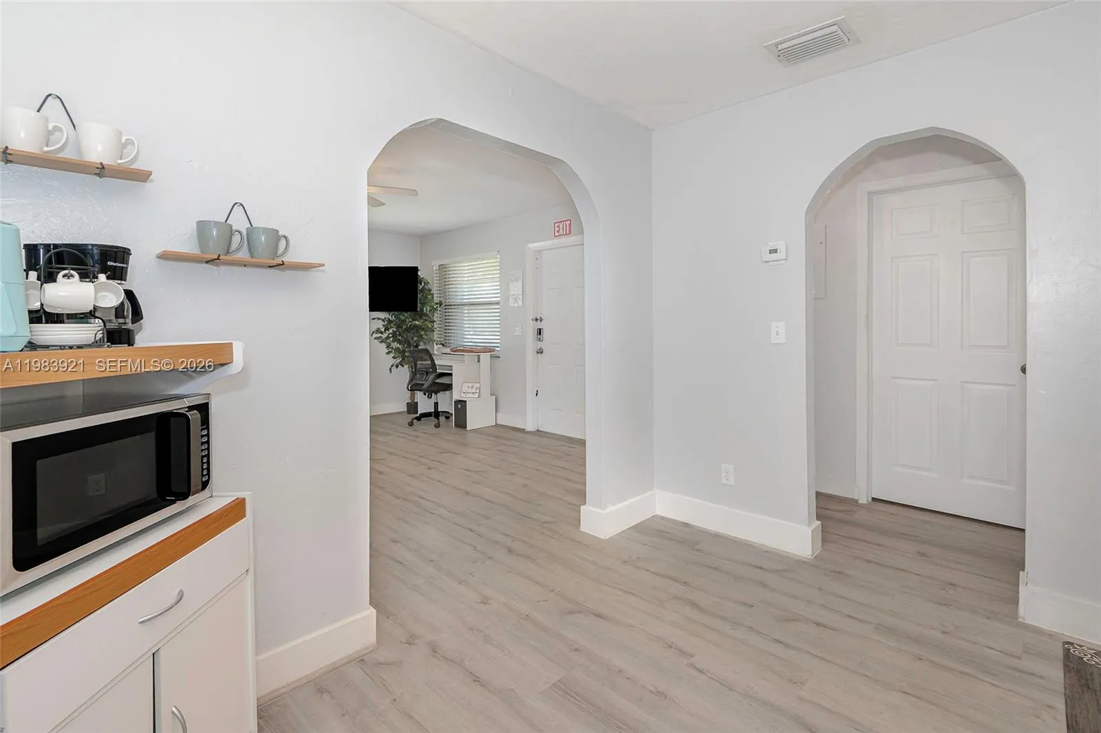 201 Columbus Pkwy, Hollywood, Florida 33021, Hollywood, Florida 33021, ,Residential Income,For Sale,201 Columbus Pkwy, Hollywood, Florida 33021,A11983921