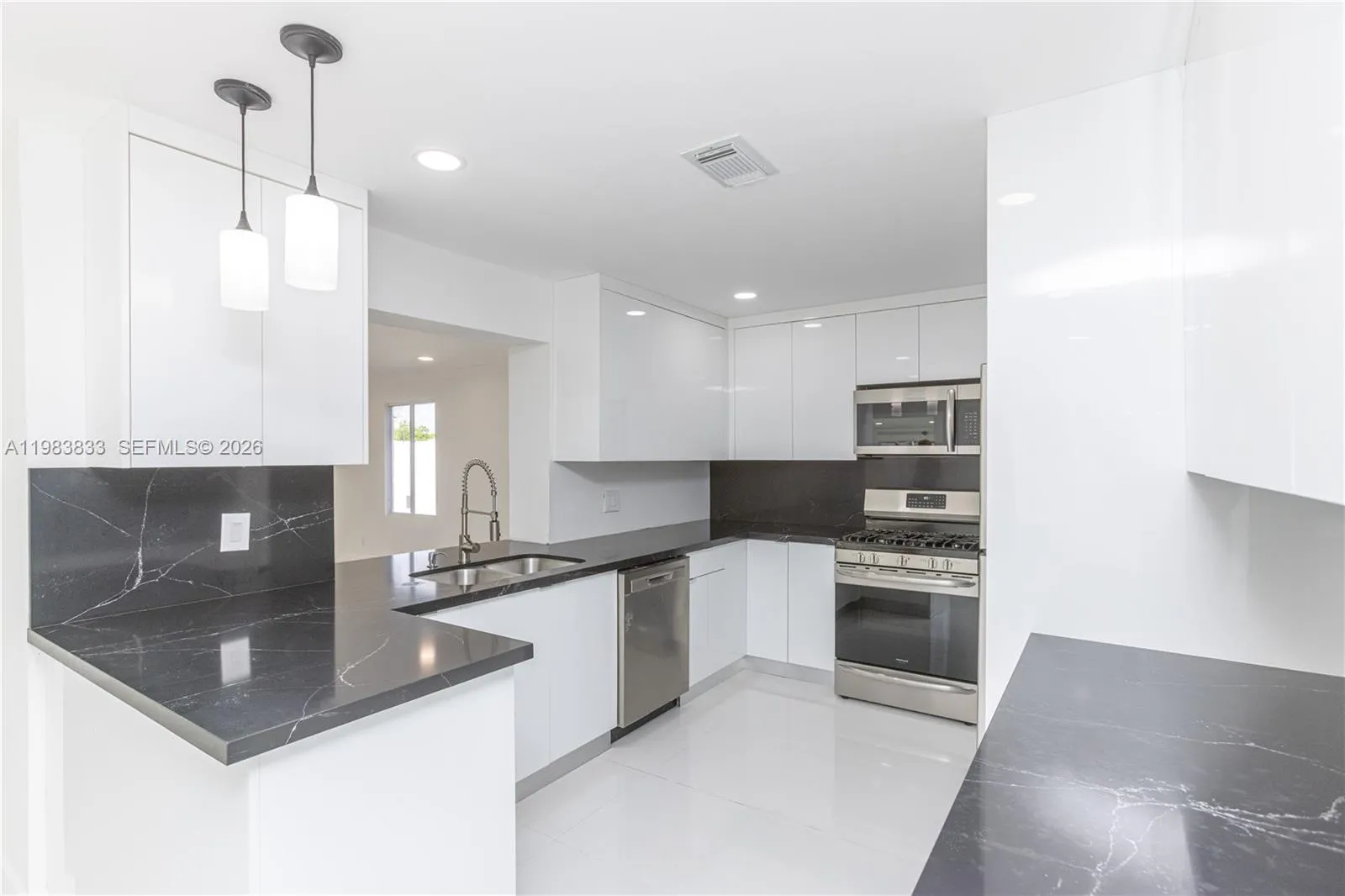 6610 Cody St, Hollywood, Florida 33024, Hollywood, Florida 33024, 4 Bedrooms Bedrooms, ,2 BathroomsBathrooms,Residential,For Sale,6610 Cody St, Hollywood, Florida 33024,A11983833