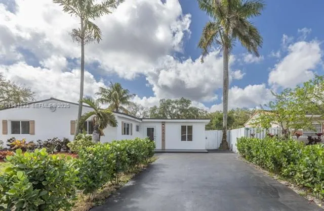 6610 Cody St, Hollywood, Florida 33024, Hollywood, Florida 33024, 4 Bedrooms Bedrooms, ,2 BathroomsBathrooms,Residential,For Sale,6610 Cody St, Hollywood, Florida 33024,A11983833