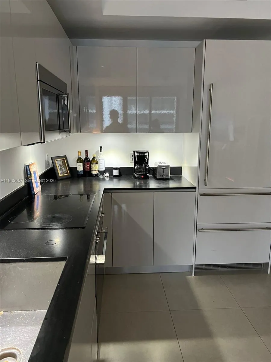 1010 Brickell Ave 2010, Miami, Florida 33131, Miami, Florida 33131, ,1 BathroomBathrooms,Residential Lease,For Rent,1010 Brickell Ave 2010, Miami, Florida 33131,A11983957