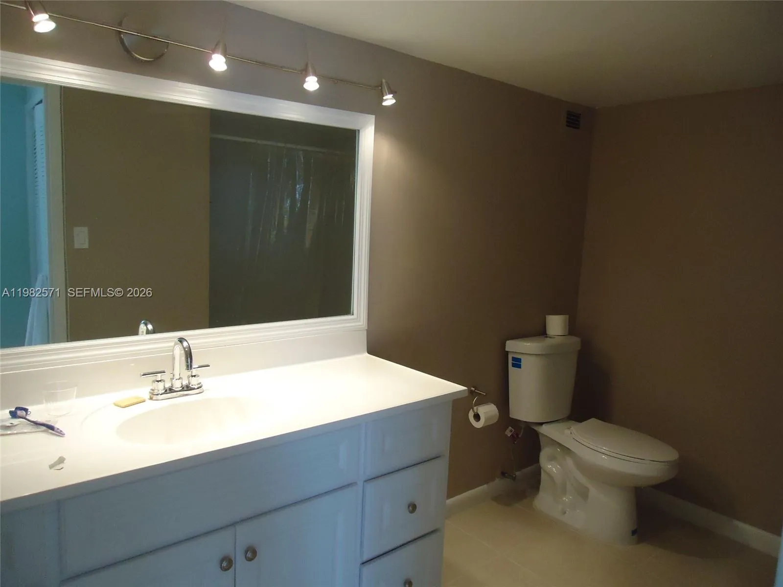 7928 West Dr Ph9, North Bay Village, Florida 33141, North Bay Village, Florida 33141, 1 Bedroom Bedrooms, ,1 BathroomBathrooms,Residential Lease,For Rent,7928 West Dr Ph9, North Bay Village, Florida 33141,A11982571