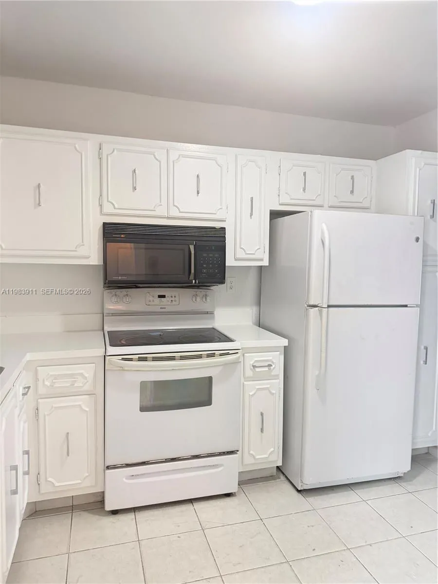 7981 S French Dr 2-203, Pembroke Pines, Florida 33, Pembroke Pines, Florida 33024, 1 Bedroom Bedrooms, ,1 BathroomBathrooms,Residential Lease,For Rent,7981 S French Dr 2-203, Pembroke Pines, Florida 33,A11983911