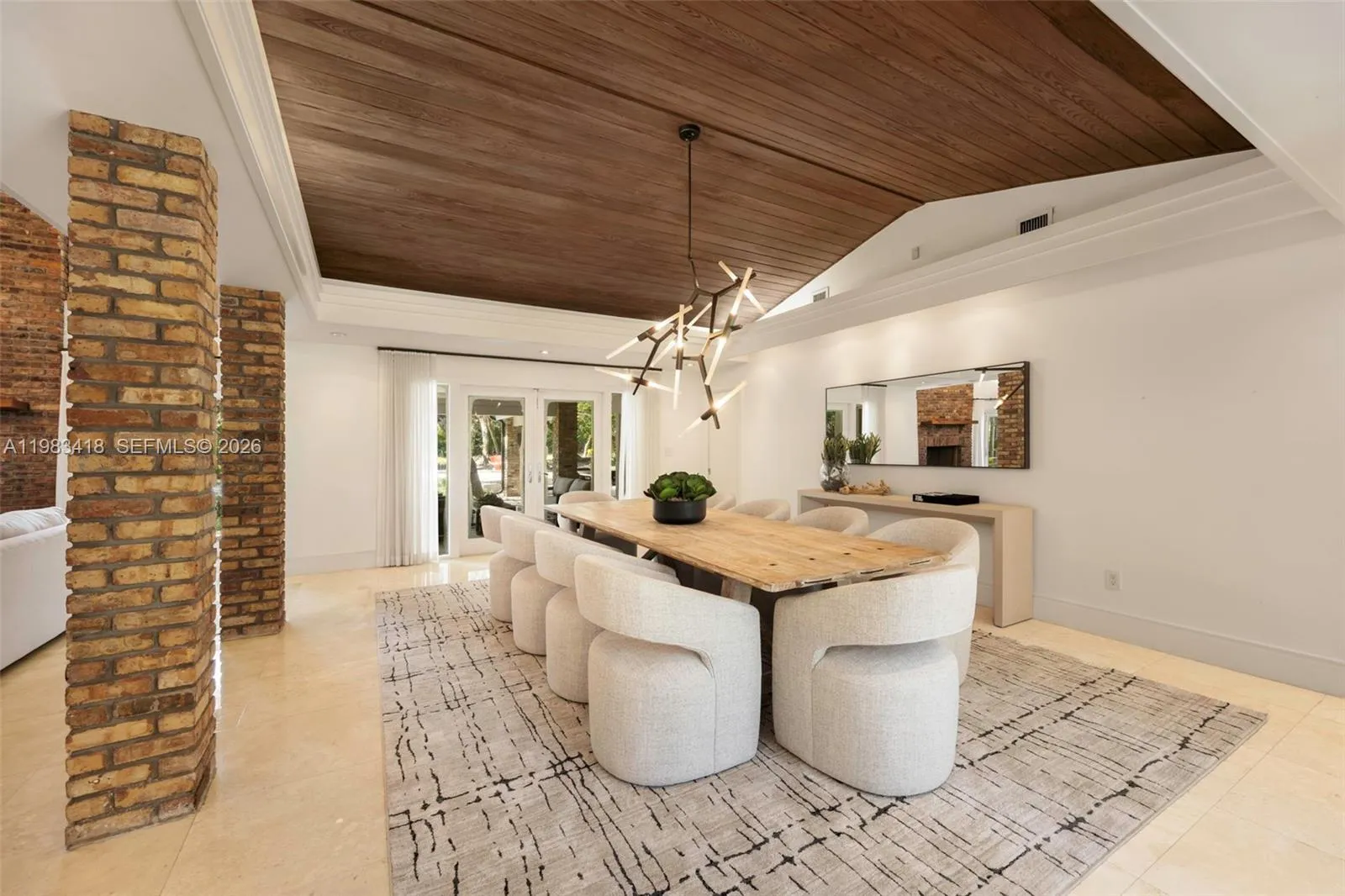 9000 Arvida Dr, Coral Gables, Florida 33156, Coral Gables, Florida 33156, 6 Bedrooms Bedrooms, ,6 BathroomsBathrooms,Residential,For Sale,9000 Arvida Dr, Coral Gables, Florida 33156,A11983418