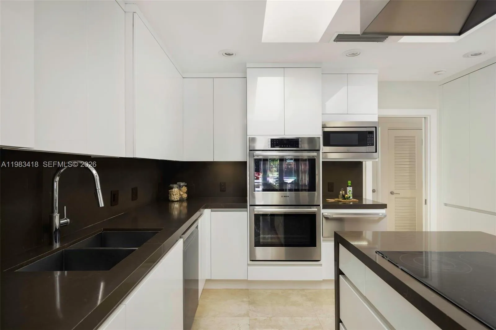 9000 Arvida Dr, Coral Gables, Florida 33156, Coral Gables, Florida 33156, 6 Bedrooms Bedrooms, ,6 BathroomsBathrooms,Residential,For Sale,9000 Arvida Dr, Coral Gables, Florida 33156,A11983418