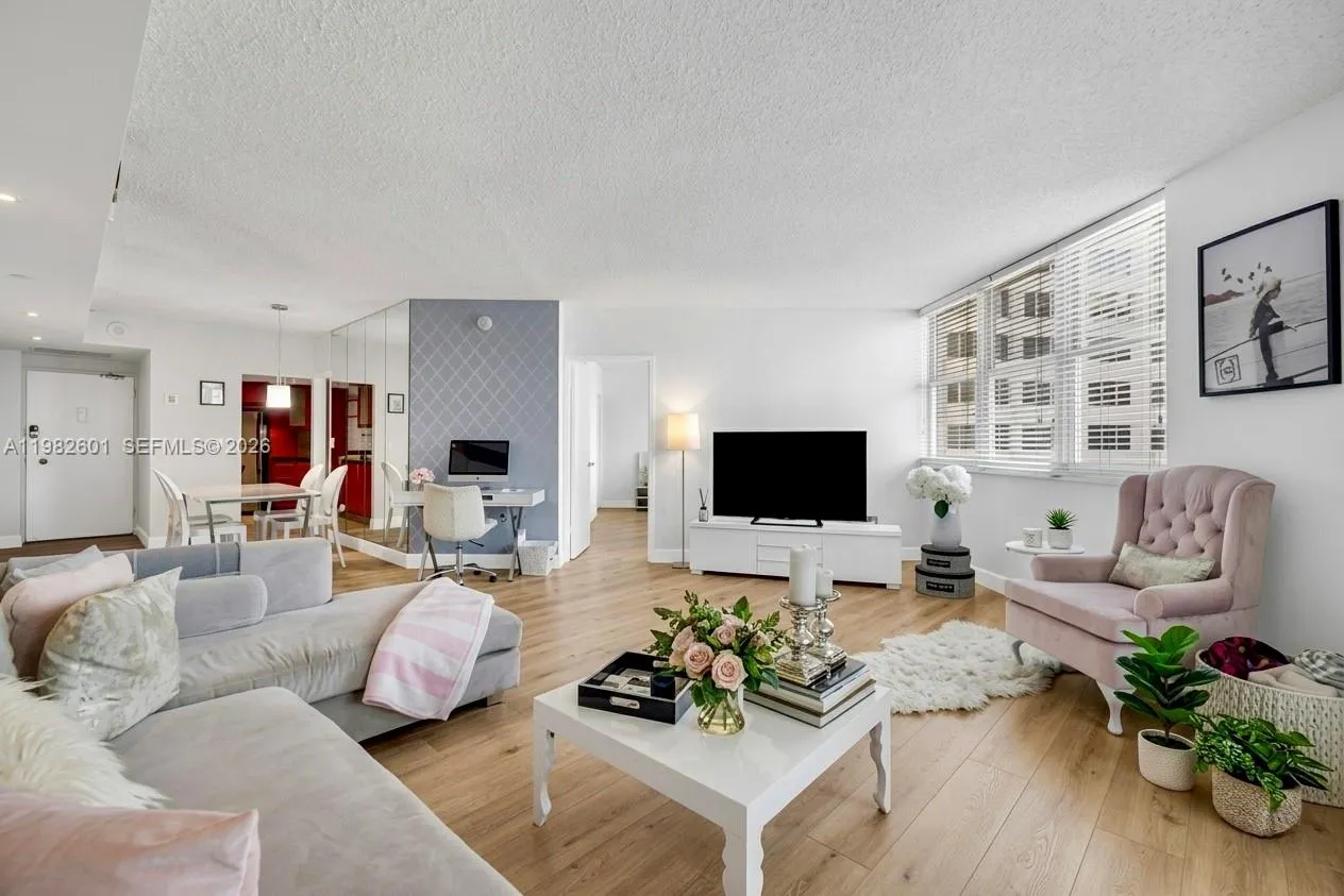801 Brickell Bay Dr 1262, Miami, Florida 33131, Miami, Florida 33131, 2 Bedrooms Bedrooms, ,2 BathroomsBathrooms,Residential Lease,For Rent,801 Brickell Bay Dr 1262, Miami, Florida 33131,A11982601