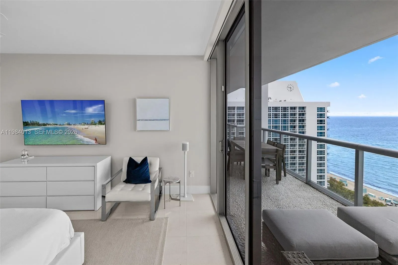 6799 Collins Ave 1404, Miami Beach, Florida 33141, Miami Beach, Florida 33141, 2 Bedrooms Bedrooms, ,2 BathroomsBathrooms,Residential Lease,For Rent,6799 Collins Ave 1404, Miami Beach, Florida 33141,A11984013