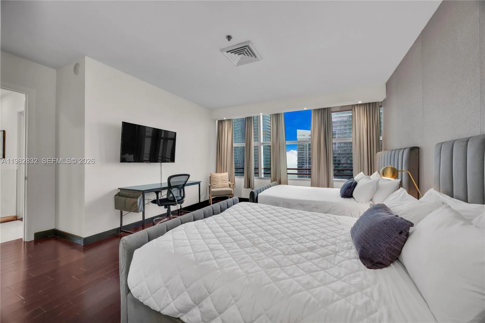 1395 Brickell Ave 3404, Miami, Florida 33131, Miami, Florida 33131, 3 Bedrooms Bedrooms, ,3 BathroomsBathrooms,Residential Lease,For Rent,1395 Brickell Ave 3404, Miami, Florida 33131,A11982832