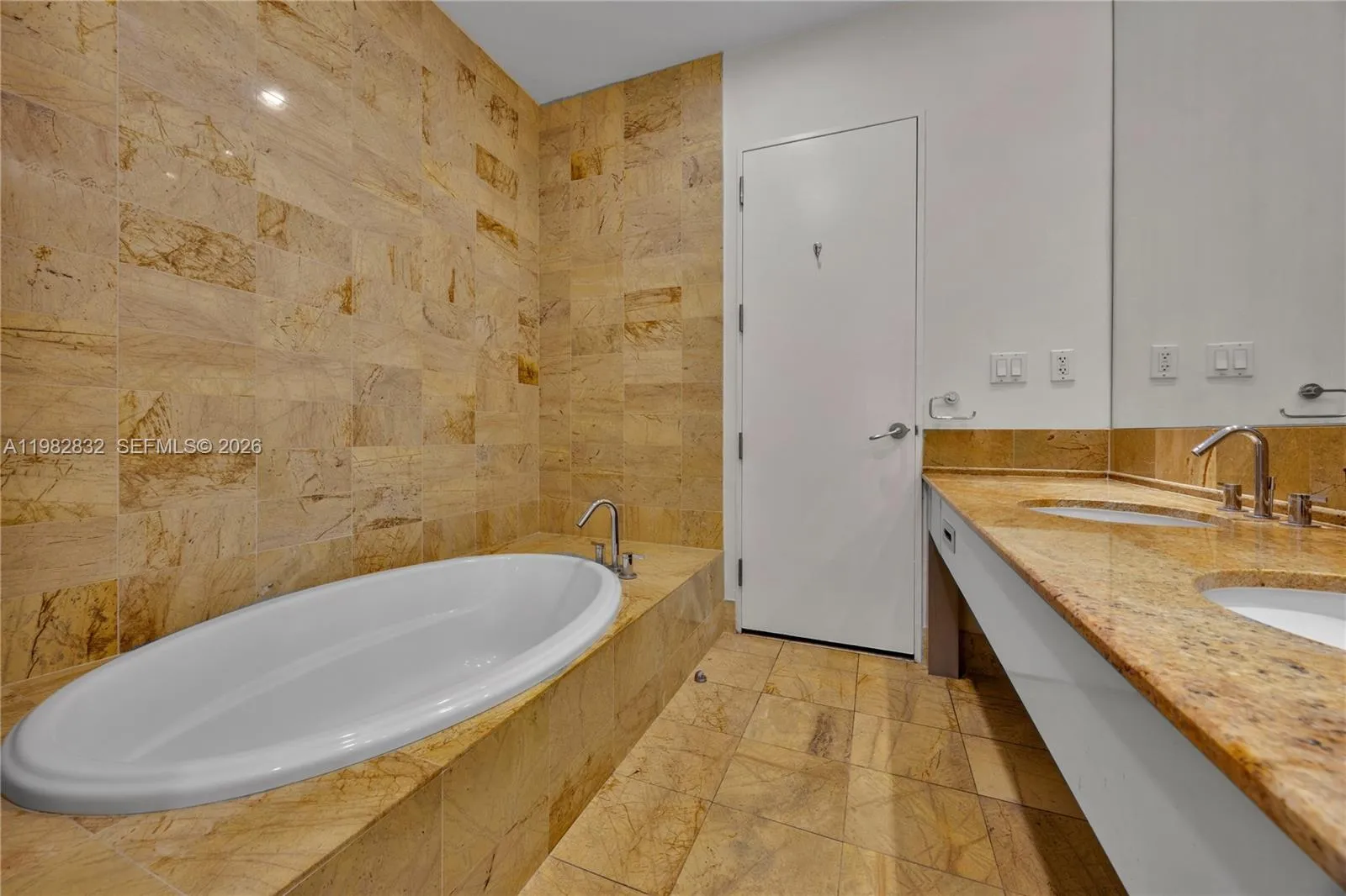 1395 Brickell Ave 3404, Miami, Florida 33131, Miami, Florida 33131, 3 Bedrooms Bedrooms, ,3 BathroomsBathrooms,Residential Lease,For Rent,1395 Brickell Ave 3404, Miami, Florida 33131,A11982832