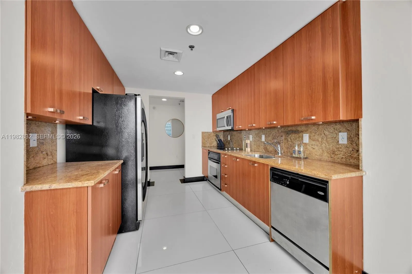 1395 Brickell Ave 3404, Miami, Florida 33131, Miami, Florida 33131, 3 Bedrooms Bedrooms, ,3 BathroomsBathrooms,Residential Lease,For Rent,1395 Brickell Ave 3404, Miami, Florida 33131,A11982832
