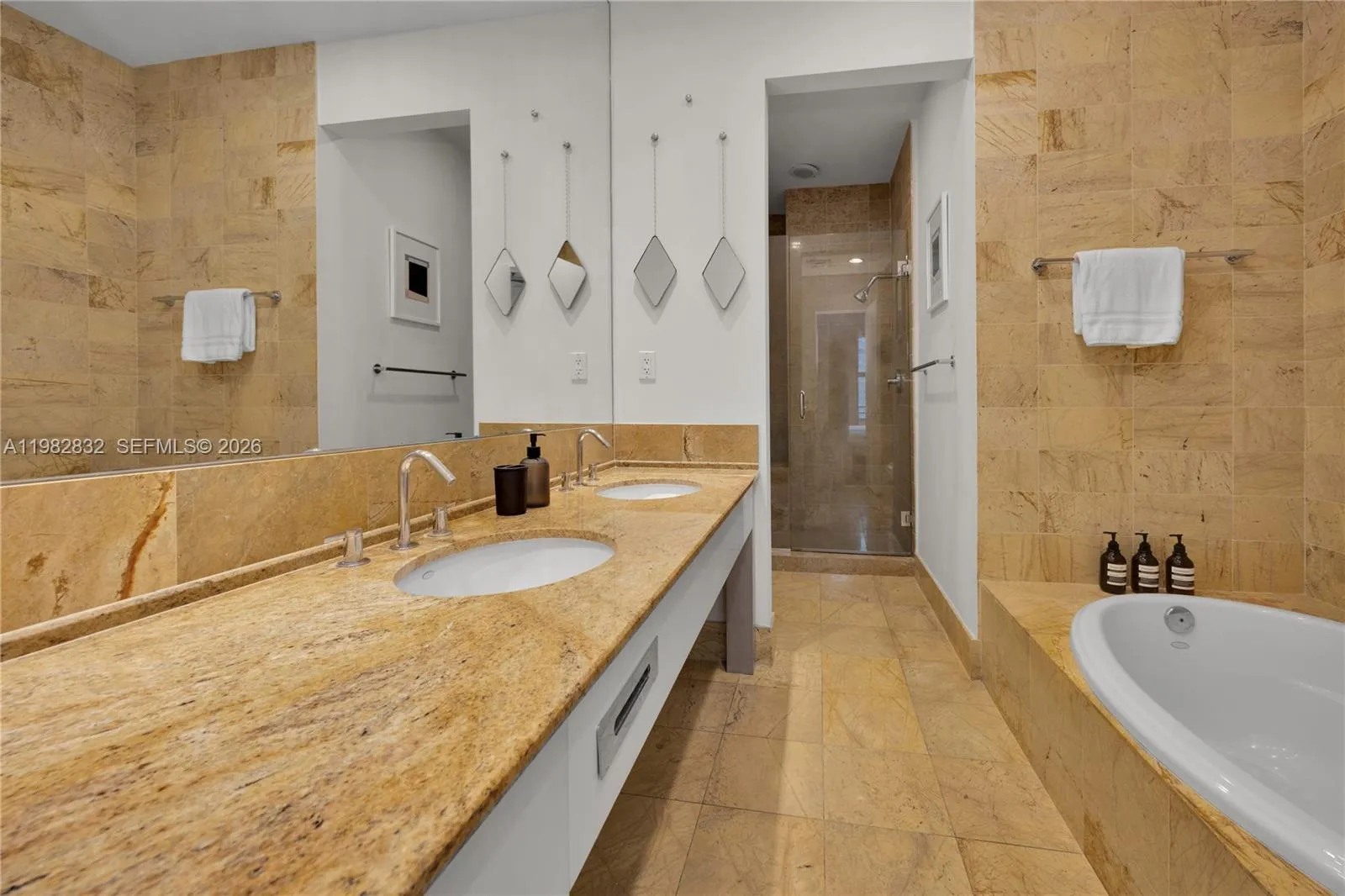 1395 Brickell Ave 3404, Miami, Florida 33131, Miami, Florida 33131, 3 Bedrooms Bedrooms, ,3 BathroomsBathrooms,Residential Lease,For Rent,1395 Brickell Ave 3404, Miami, Florida 33131,A11982832