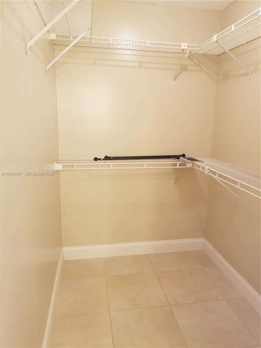 9520 Seagrape Dr 303, Davie, Florida 33324, Davie, Florida 33324, 2 Bedrooms Bedrooms, ,2 BathroomsBathrooms,Residential Lease,For Rent,9520 Seagrape Dr 303, Davie, Florida 33324,A11983697