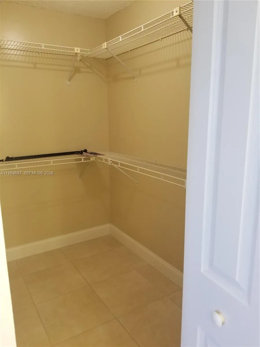 9520 Seagrape Dr 303, Davie, Florida 33324, Davie, Florida 33324, 2 Bedrooms Bedrooms, ,2 BathroomsBathrooms,Residential Lease,For Rent,9520 Seagrape Dr 303, Davie, Florida 33324,A11983697