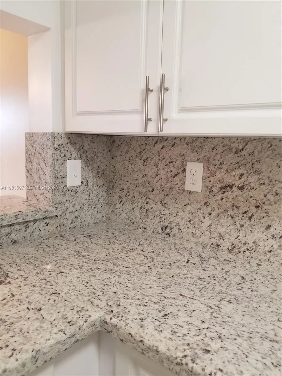 9520 Seagrape Dr 303, Davie, Florida 33324, Davie, Florida 33324, 2 Bedrooms Bedrooms, ,2 BathroomsBathrooms,Residential Lease,For Rent,9520 Seagrape Dr 303, Davie, Florida 33324,A11983697