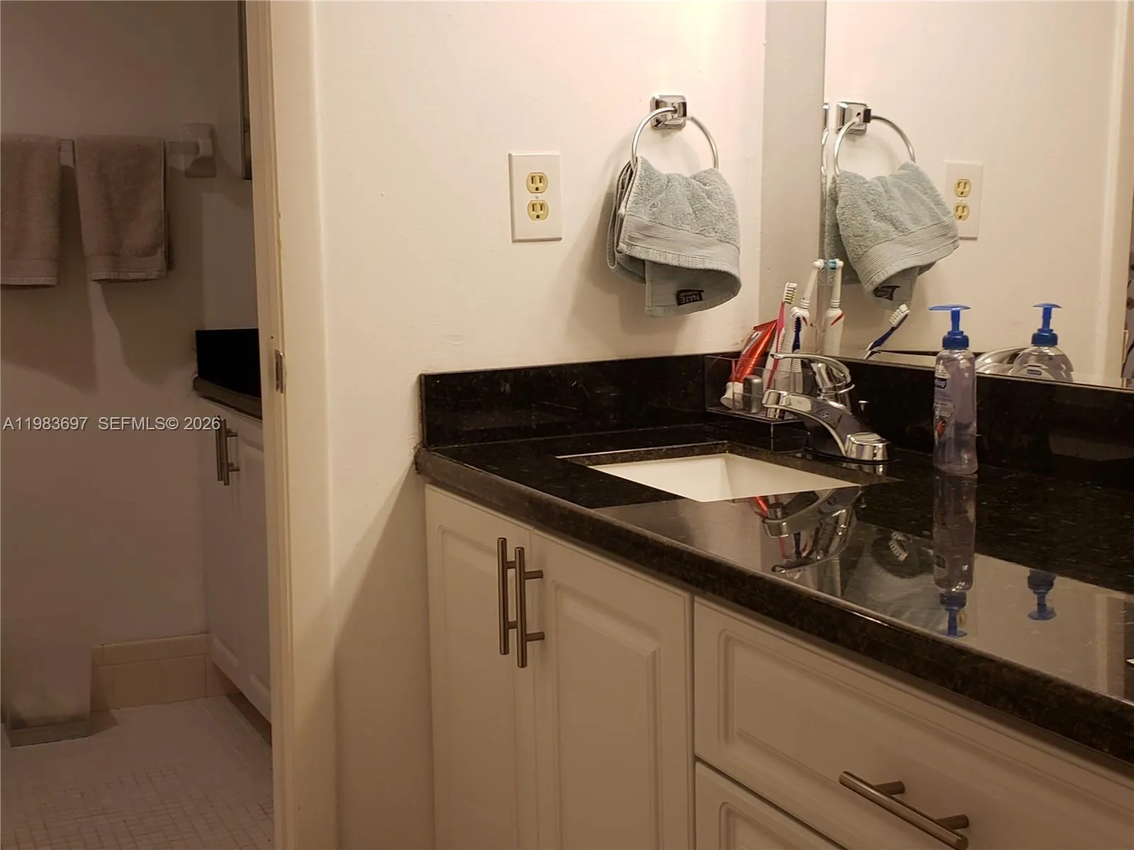 9520 Seagrape Dr 303, Davie, Florida 33324, Davie, Florida 33324, 2 Bedrooms Bedrooms, ,2 BathroomsBathrooms,Residential Lease,For Rent,9520 Seagrape Dr 303, Davie, Florida 33324,A11983697