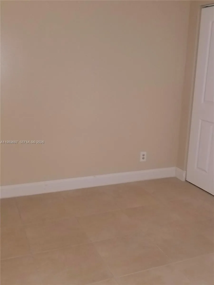 9520 Seagrape Dr 303, Davie, Florida 33324, Davie, Florida 33324, 2 Bedrooms Bedrooms, ,2 BathroomsBathrooms,Residential Lease,For Rent,9520 Seagrape Dr 303, Davie, Florida 33324,A11983697