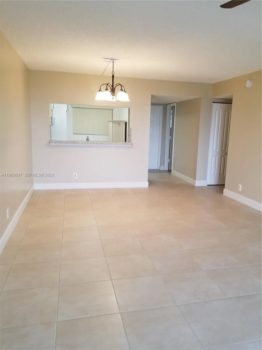 9520 Seagrape Dr 303, Davie, Florida 33324, Davie, Florida 33324, 2 Bedrooms Bedrooms, ,2 BathroomsBathrooms,Residential Lease,For Rent,9520 Seagrape Dr 303, Davie, Florida 33324,A11983697