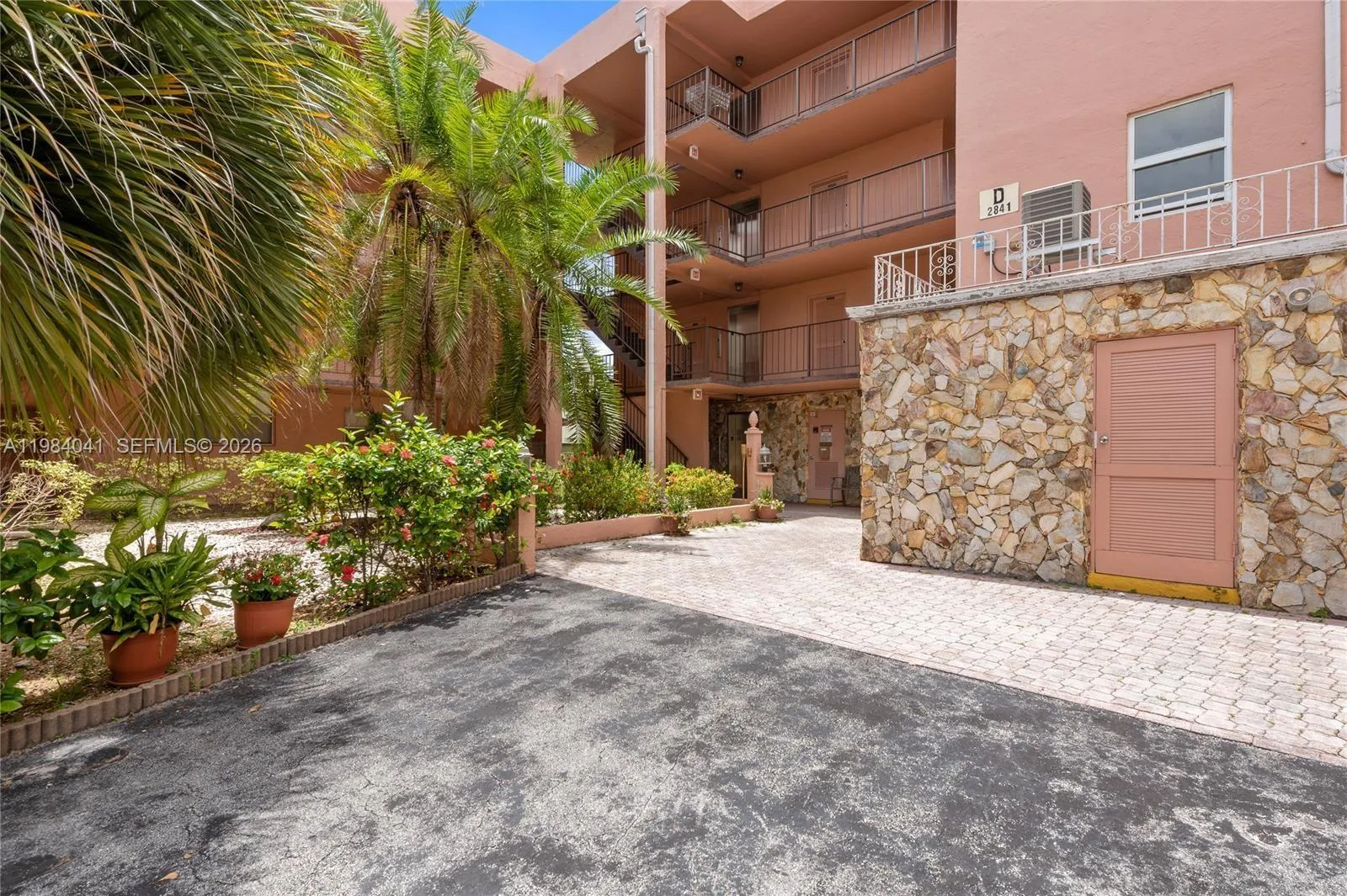 2841 Somerset Dr 318, Lauderdale Lakes, Florida 33, Lauderdale Lakes, Florida 33311, 1 Bedroom Bedrooms, ,1 BathroomBathrooms,Residential,For Sale,2841 Somerset Dr 318, Lauderdale Lakes, Florida 33,A11984041