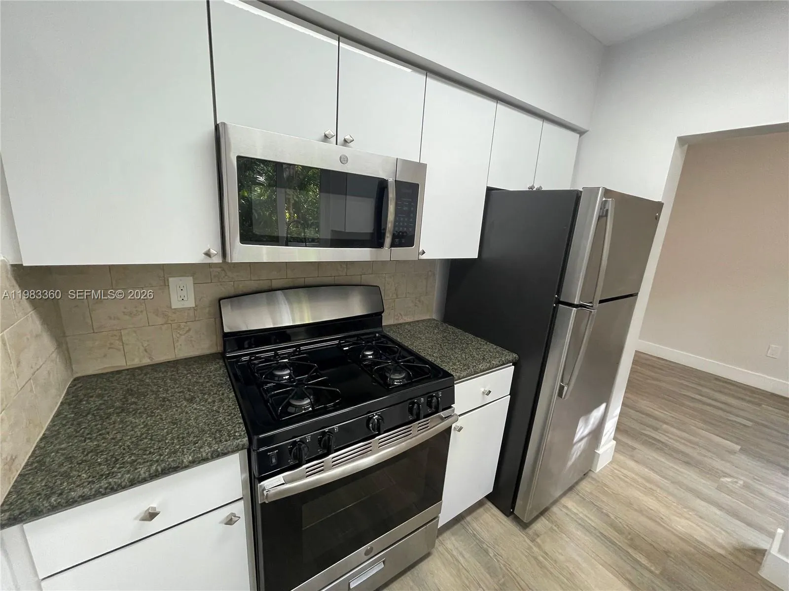 125 Edgewater Dr 1, Coral Gables, Florida 33133, Coral Gables, Florida 33133, 2 Bedrooms Bedrooms, ,1 BathroomBathrooms,Residential Lease,For Rent,125 Edgewater Dr 1, Coral Gables, Florida 33133,A11983360