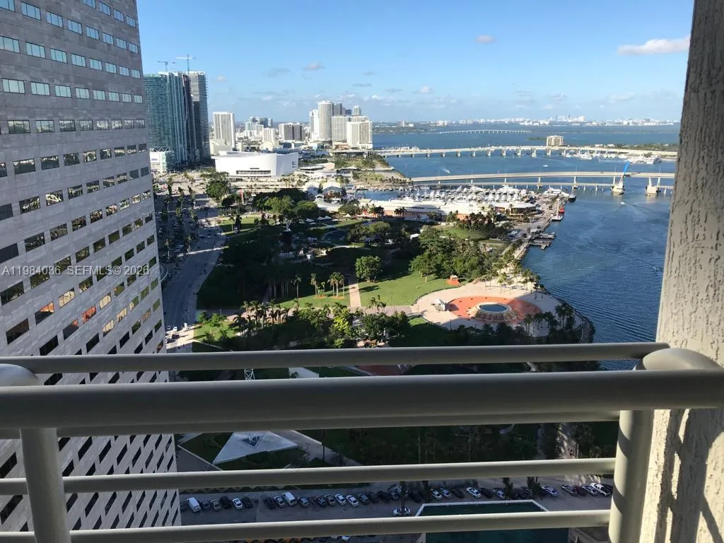 Miami, Florida 33131, 1 Bedroom Bedrooms, ,1 BathroomBathrooms,Residential,For Sale,A11984036