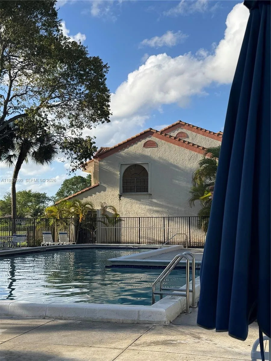 3212 Arbor Ln 2407, Hollywood, Florida 33021, Hollywood, Florida 33021, 3 Bedrooms Bedrooms, ,2 BathroomsBathrooms,Residential,For Sale,3212 Arbor Ln 2407, Hollywood, Florida 33021,A11983999