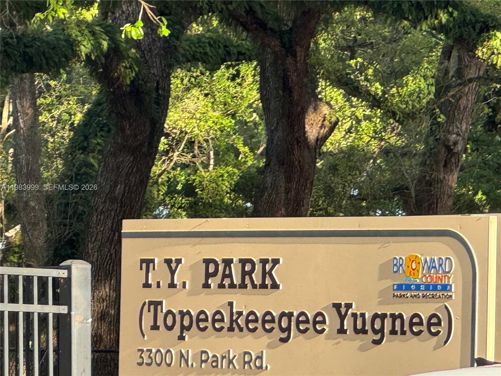 3212 Arbor Ln 2407, Hollywood, Florida 33021, Hollywood, Florida 33021, 3 Bedrooms Bedrooms, ,2 BathroomsBathrooms,Residential,For Sale,3212 Arbor Ln 2407, Hollywood, Florida 33021,A11983999