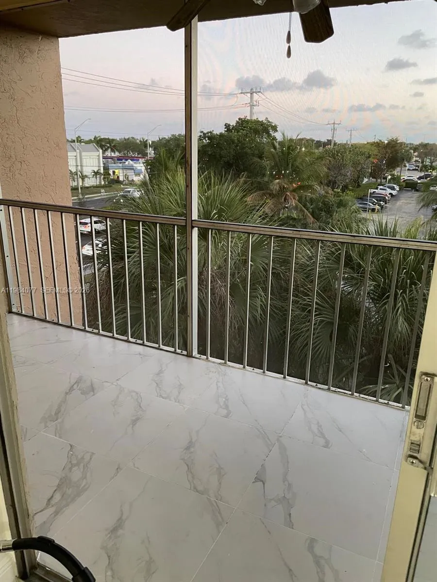 17000 Nw 67th Ave 437, Hialeah, Florida 33015, Hialeah, Florida 33015, 2 Bedrooms Bedrooms, ,2 BathroomsBathrooms,Residential,For Sale,17000 Nw 67th Ave 437, Hialeah, Florida 33015,A11984077