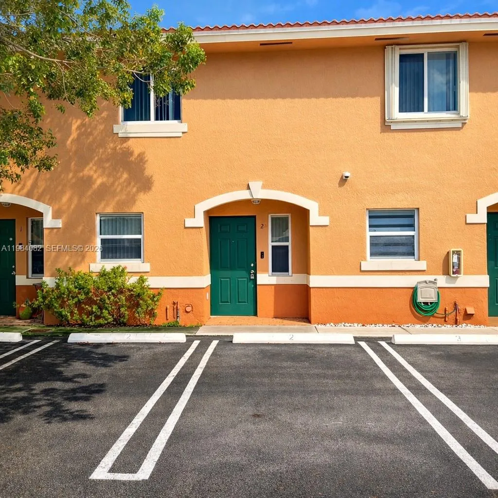7955 Nw 8th St 2d, Miami, Florida 33126, Miami, Florida 33126, 2 Bedrooms Bedrooms, ,2 BathroomsBathrooms,Residential Lease,For Rent,7955 Nw 8th St 2d, Miami, Florida 33126,A11984082