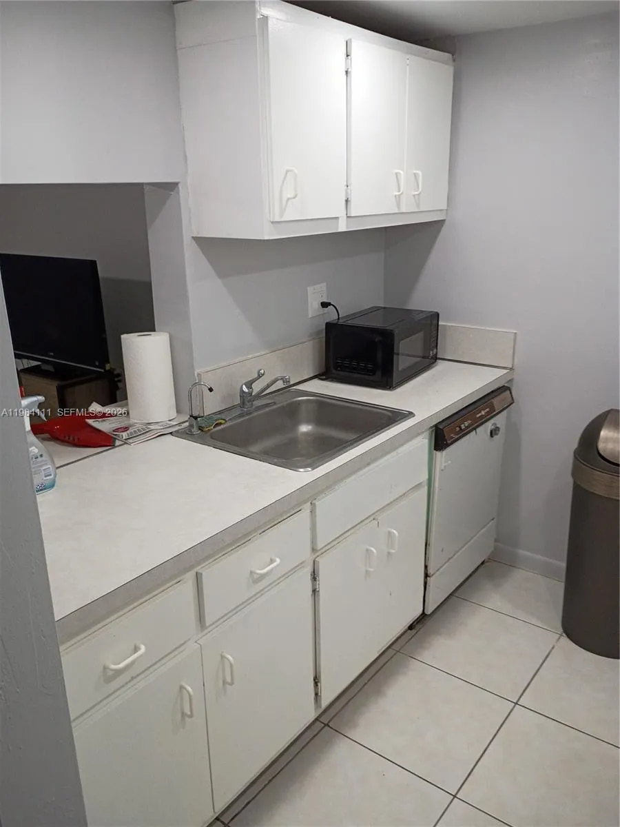 8315 Sw 72nd Ave 104b, Miami, Florida 33143, Miami, Florida 33143, ,1 BathroomBathrooms,Residential,For Sale,8315 Sw 72nd Ave 104b, Miami, Florida 33143,A11984111
