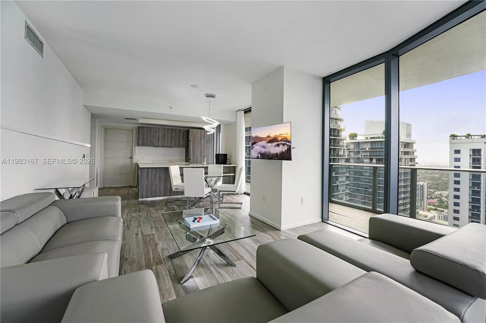 801 S Miami Ave 4509, Miami, Florida 33130, Miami, Florida 33130, 3 Bedrooms Bedrooms, ,3 BathroomsBathrooms,Residential,For Sale,801 S Miami Ave 4509, Miami, Florida 33130,A11983167