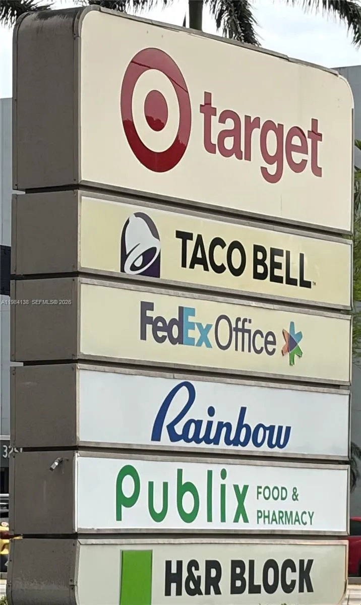 650 S Park Rd 25-5, Hollywood, Florida 33021, Hollywood, Florida 33021, 2 Bedrooms Bedrooms, ,2 BathroomsBathrooms,Residential Lease,For Rent,650 S Park Rd 25-5, Hollywood, Florida 33021,A11984138